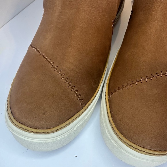 Toms Brown Fur-Lined Slip-On Sneakers - Picture 5 of 12